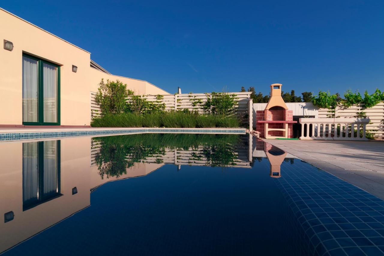 Sea Cats' Villas Sutivan ภายนอก รูปภาพ
