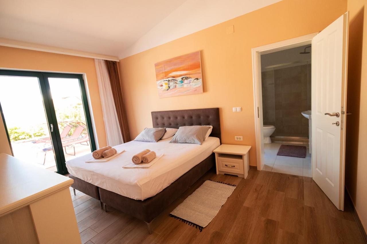 Sea Cats' Villas Sutivan ภายนอก รูปภาพ