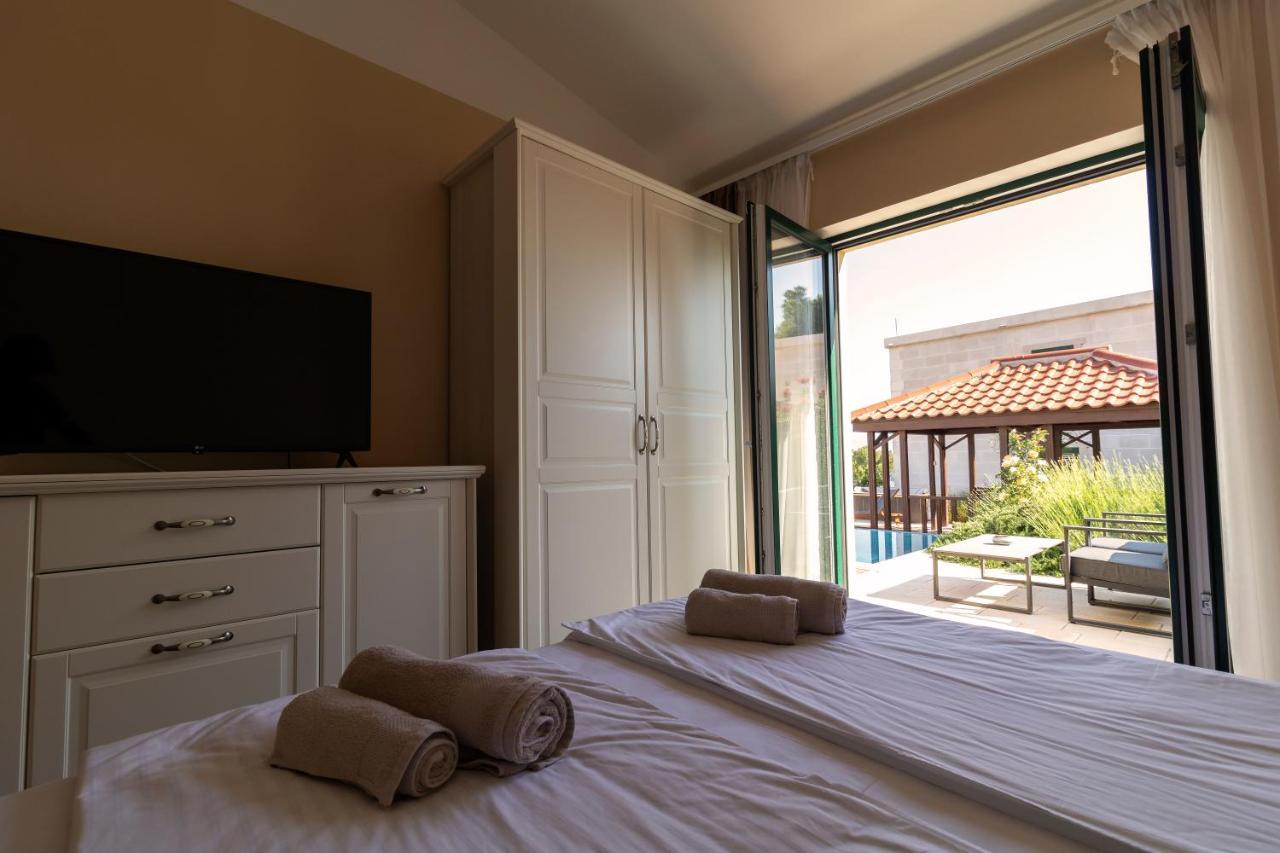 Sea Cats' Villas Sutivan ภายนอก รูปภาพ