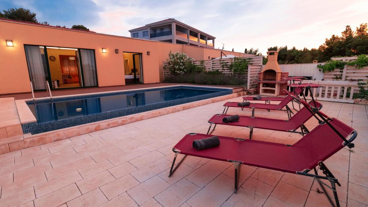 Sea Cats' Villas Sutivan ภายนอก รูปภาพ